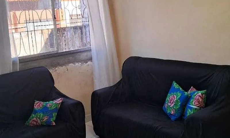 Casa Em Rua Pública ...
