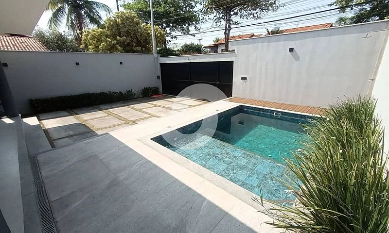 Casa Com 3 Dormitóri...
