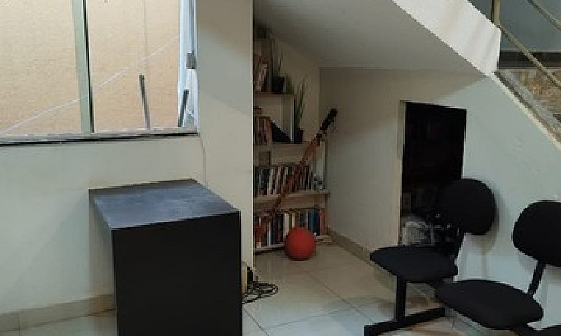 Sobrado À Venda...