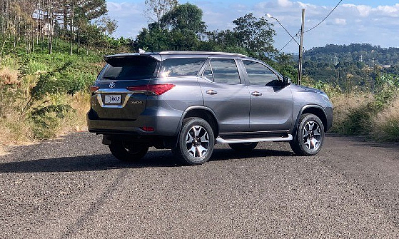 Hilux Sw4 Diamond 4X...