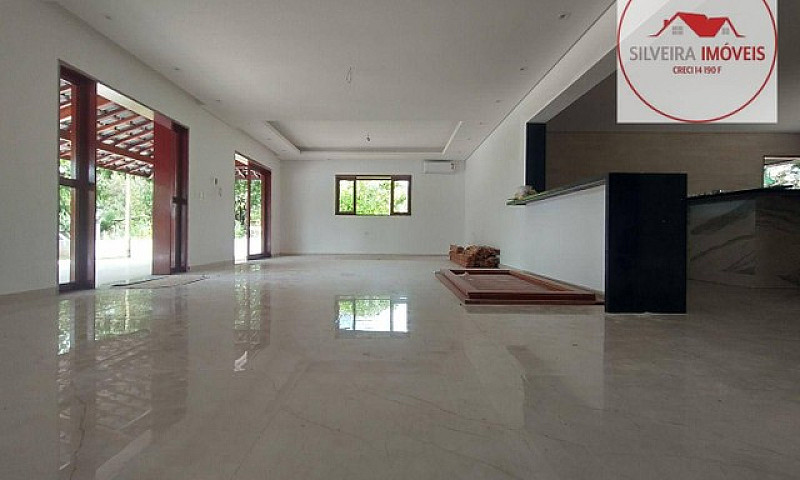 Casa Com 5 Dormitóri...