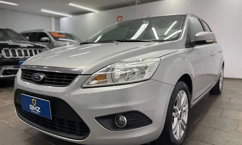 Ford Focus 1.6 Sedan...