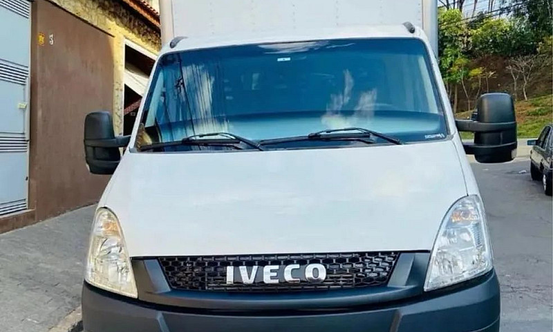 Iveco 35S14 Baú Seco...
