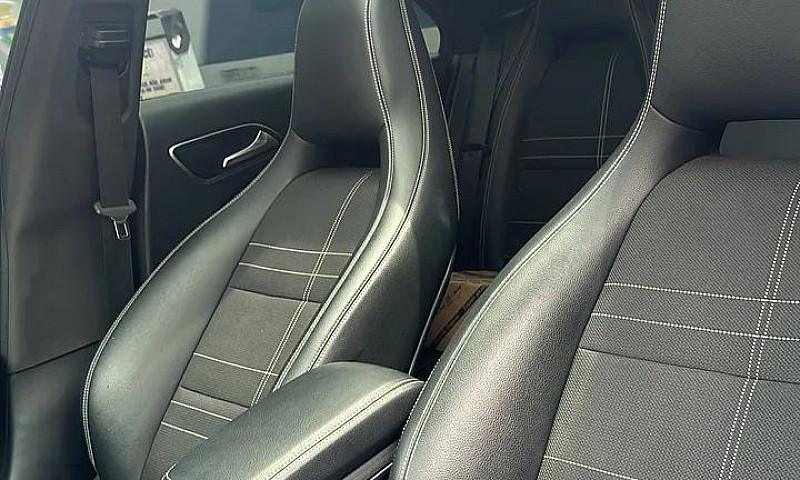 Mercedes-Benz Cla-20...