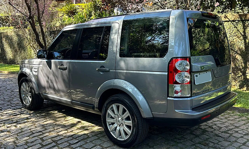 Land Rover Discovery...