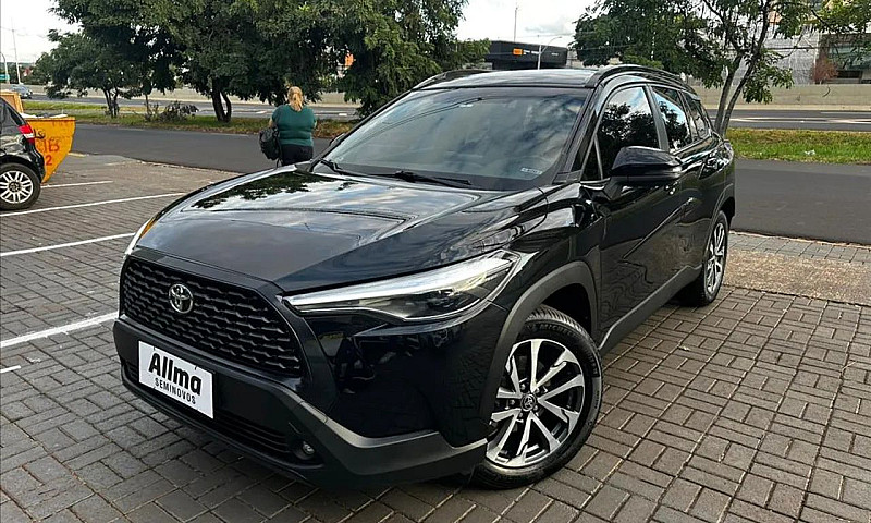 Toyota Corolla Cross...
