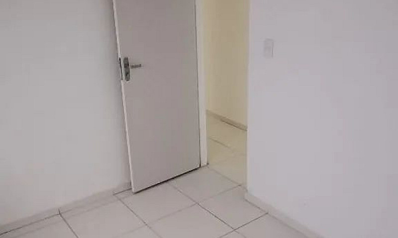 Alugo Casa...