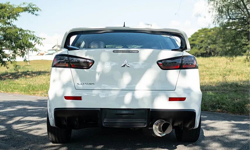 Mitsubishi Lancer 2....