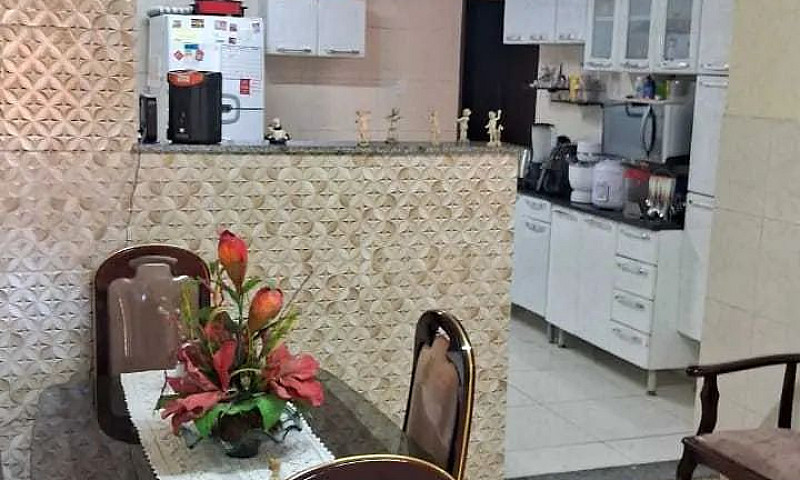 Casa Em Rua Pública ...