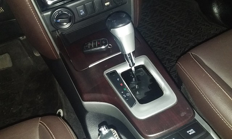 Toyota Hilux Sw4 2.8...