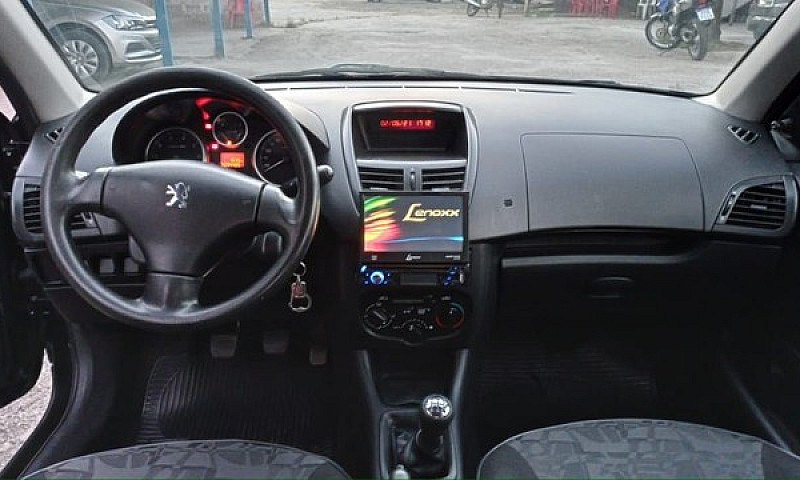 Peugeot 207 1.4 2010...