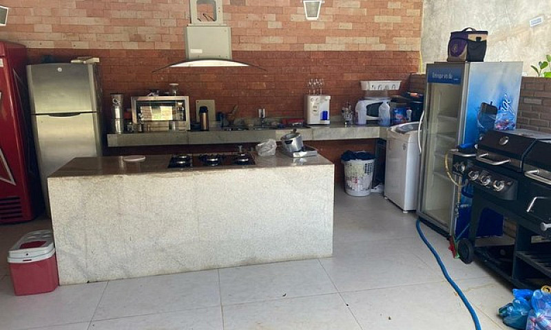 Casa Com 4 Dorm E 42...