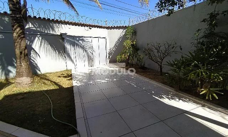Casa De Esquina No S...
