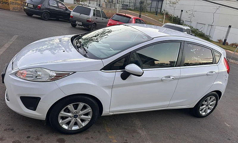 Ford Fiesta Se 1.6 1...