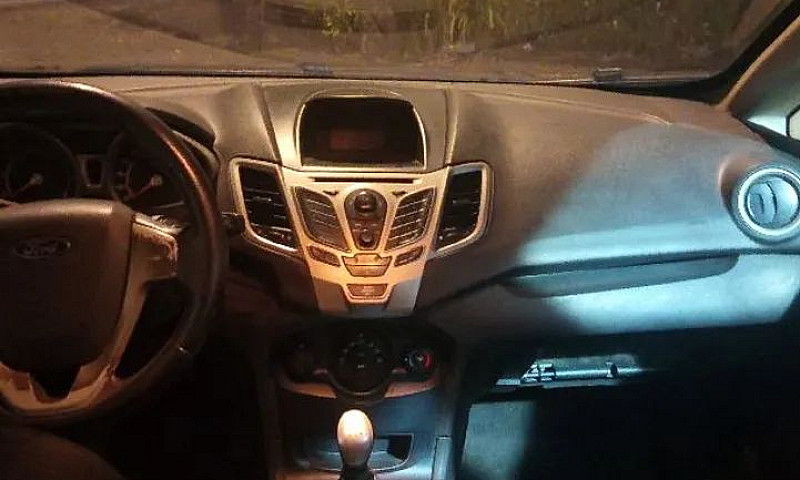 Ford Fiesta Sedan Se...