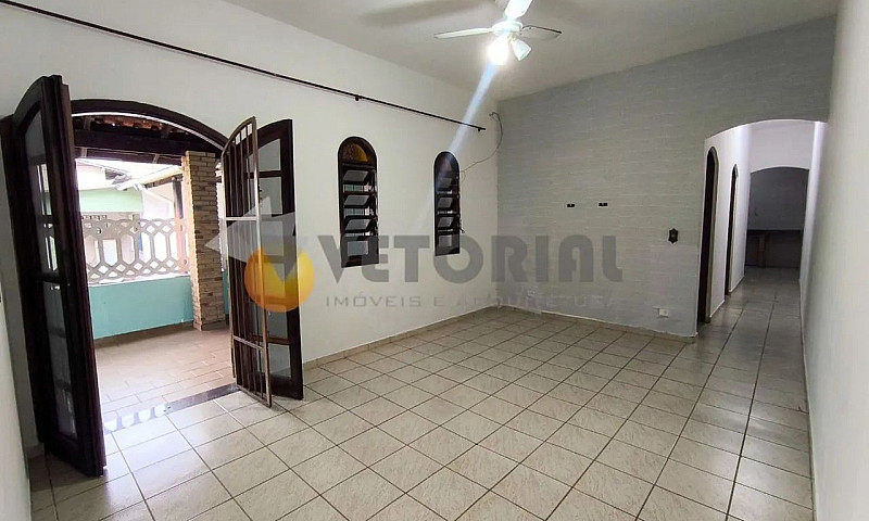 Casa Com 02 Dormitór...