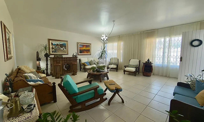 Casa Com 7 Quartos À...