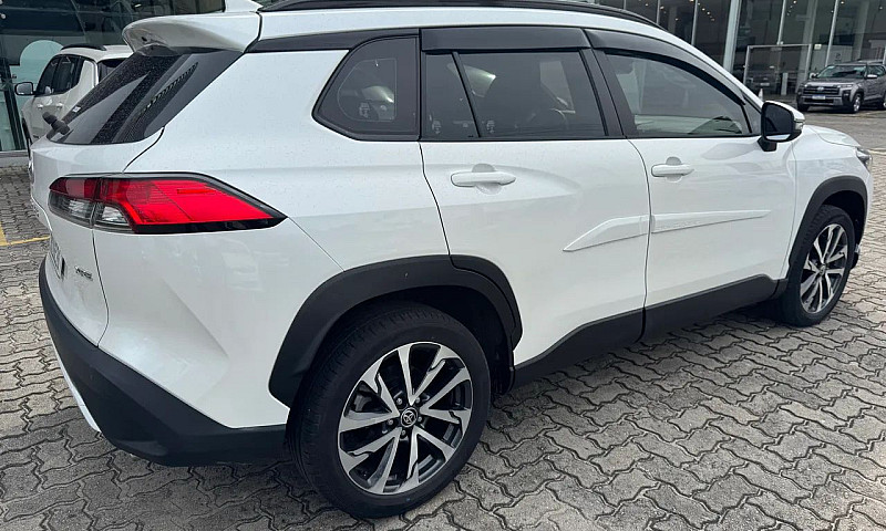 Toyota Corolla Cross...