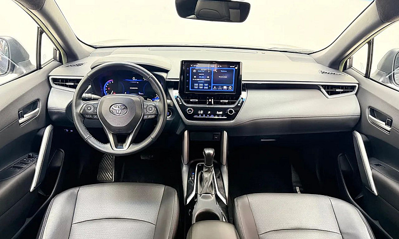Toyota Corolla Cross...