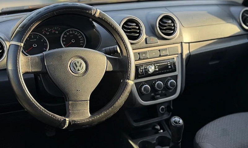 Volkswagen Voyage Tr...