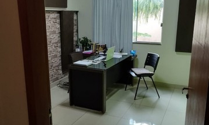 Sobrado À Venda...