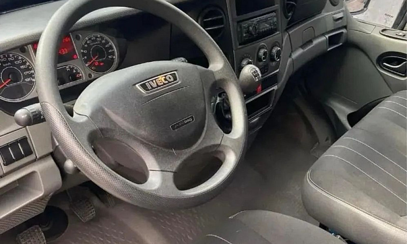 Iveco 35S14 Baú Seco...