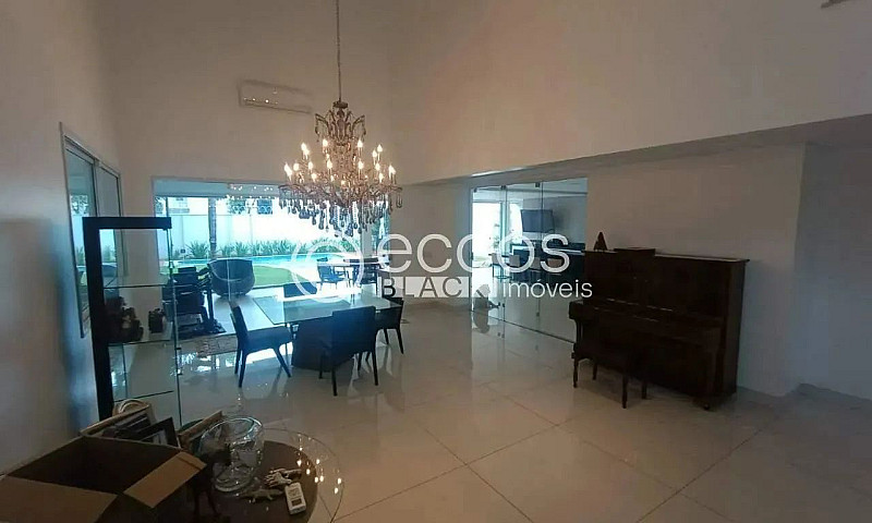 Casa Em Condomínio P...