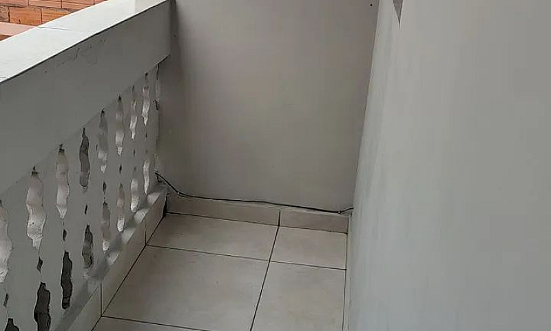 Aluga Se Uma Casa...