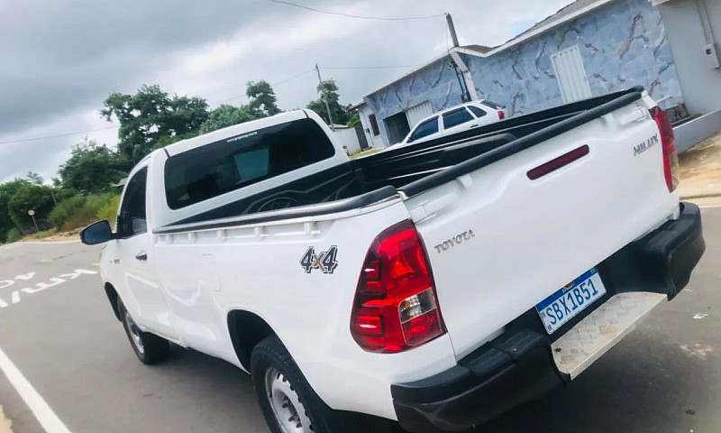 Toyota Hilux Cs 4X4 ...