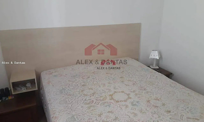 Casa Com 3 Dormitóri...
