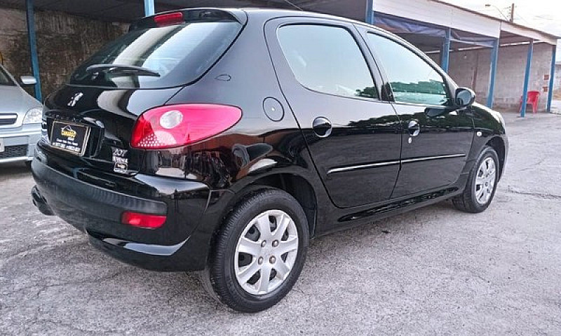 Peugeot 207 1.4 2010...