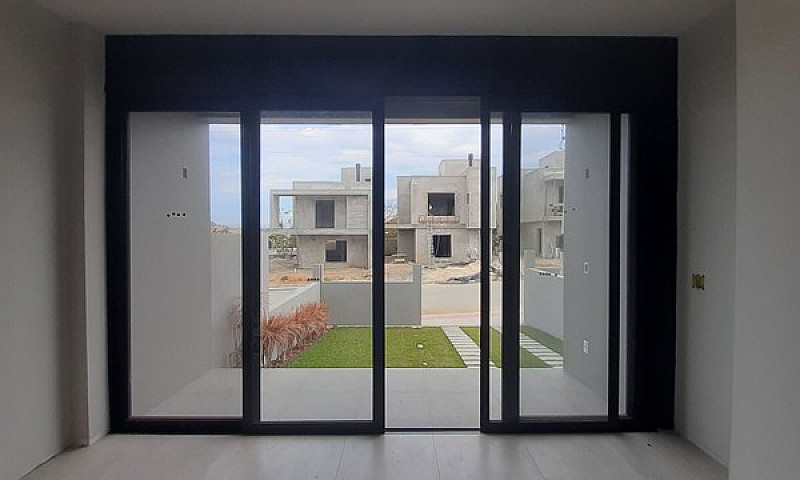 Casa À Venda No Bair...