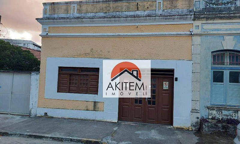 Casa Com 3 Dormitóri...
