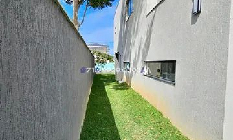 Casa À Venda No Bair...