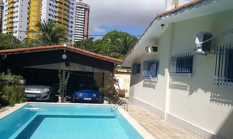 Casa Com 4 Dormitóri...