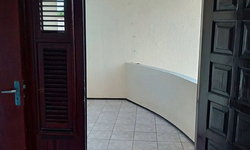 Aluga-Se. Casa Duple...