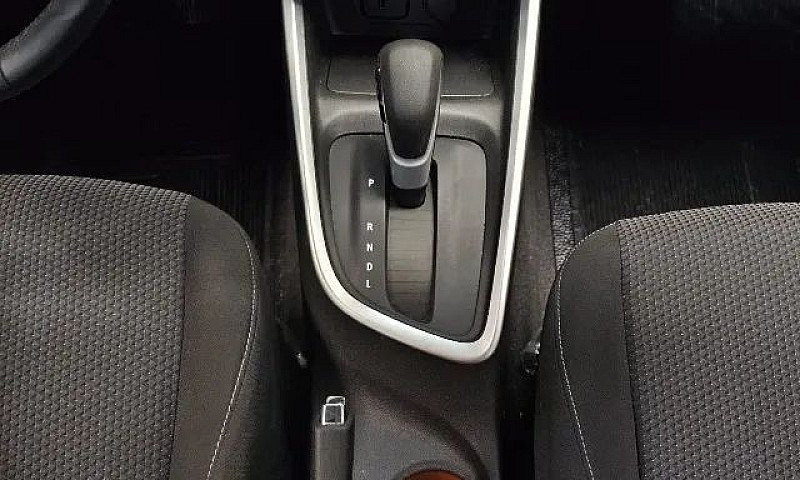 Chevrolet Onix Plus ...