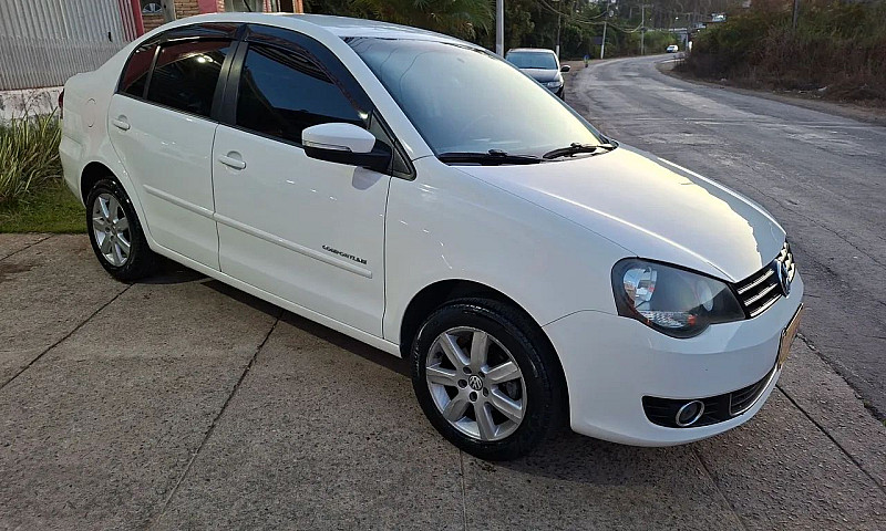 Volkswagen Polo Sed....