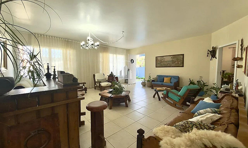 Casa Com 7 Quartos À...