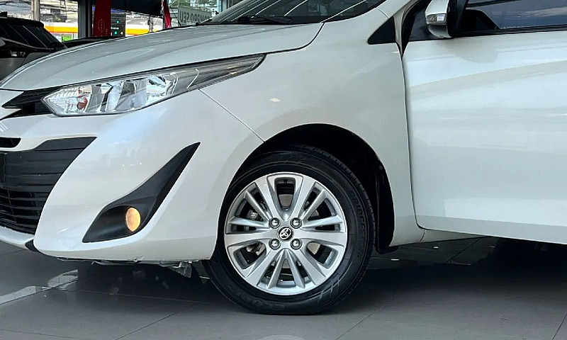 Toyota Yaris Xl Seda...