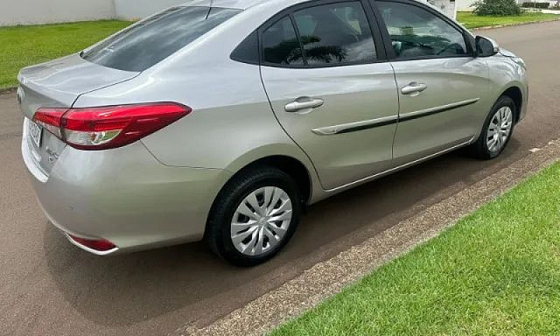 Toyota Yaris Xl Live...