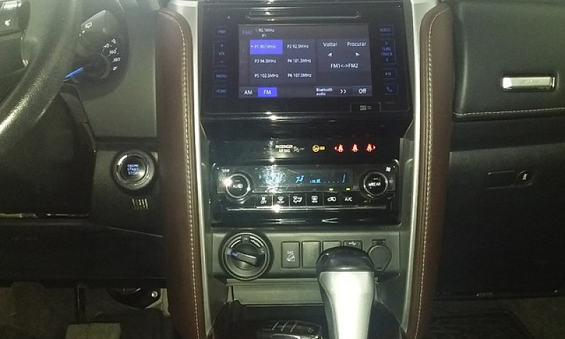 Toyota Hilux Sw4 2.8...