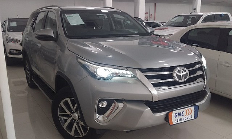 Toyota Hilux Sw4 2.8...