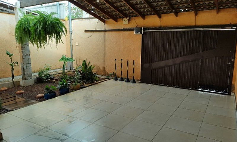 Sobrado À Venda...