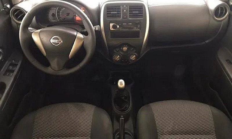 Nissan March 1.0 201...