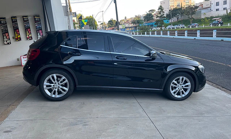 Mercedes Benz Gla 20...