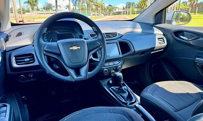 Chevrolet Onix Hatch...