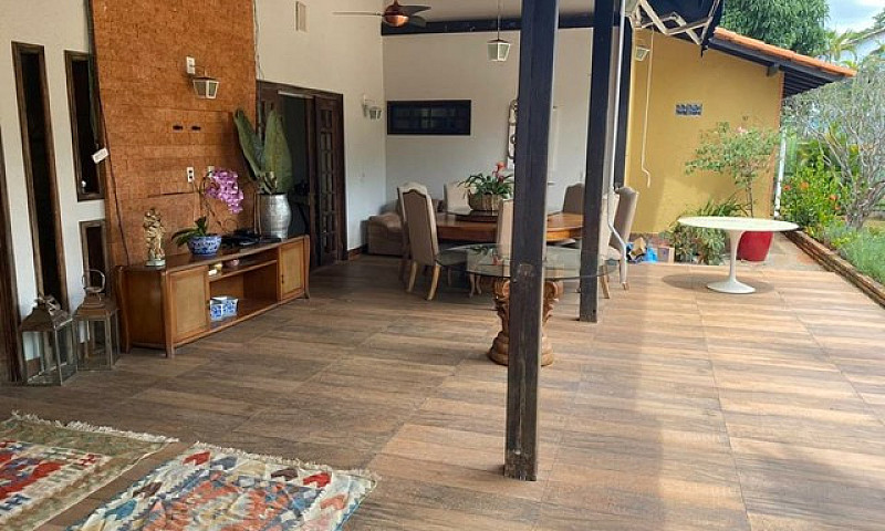 Casa Com 4 Dorm E 42...
