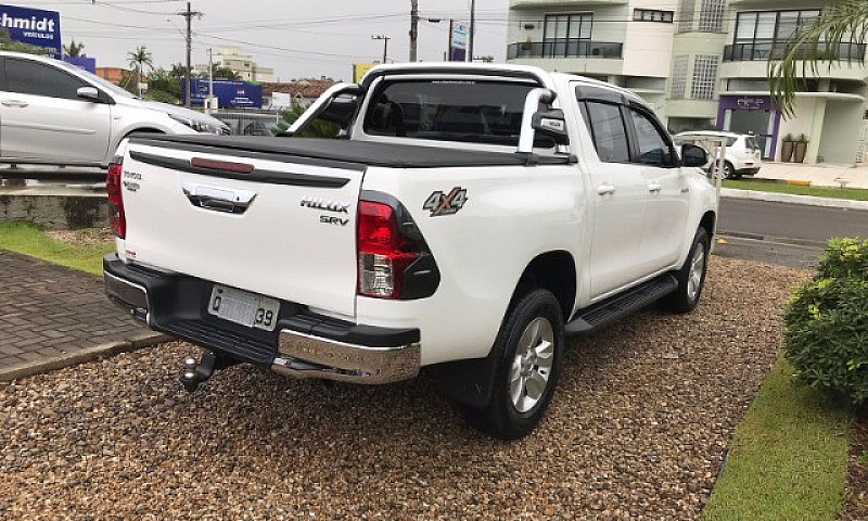 Hilux Cd Srv 2018 4X...