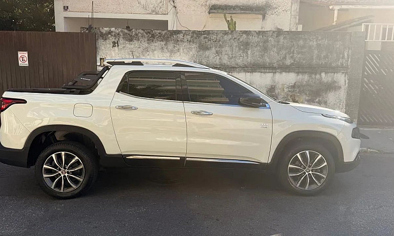 Fiat Toro Volcano 2....